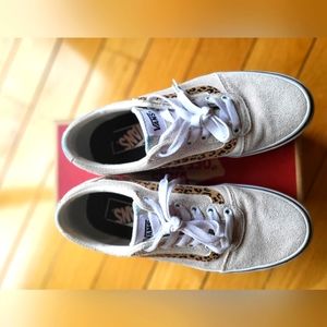 Vans Women's Low-top Trainers Sneaker, Cheetah Stripe Marshmallow White, 7